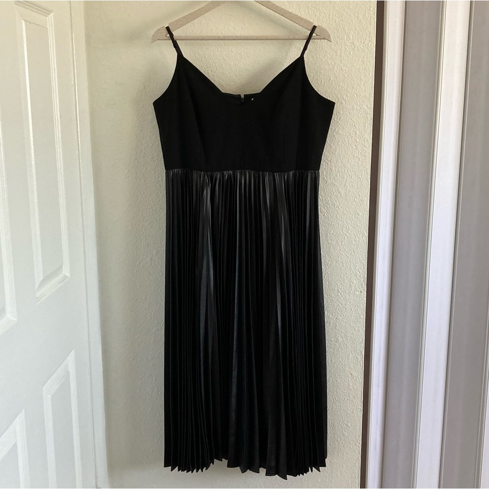 HALSTON Black Pleated Midi Dress 14 - Picture 10 of 10